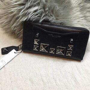 Marc Jacobs Black Recruit Chipped Studs Wallet NWT